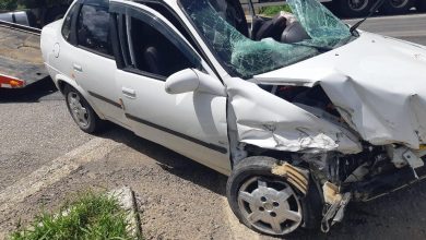Photo of Três pessoas ficam feridas em acidente próximo ao trevo de Lucaia