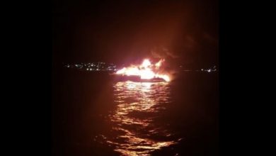 Photo of Lancha pega fogo na Ilha de Itaparica