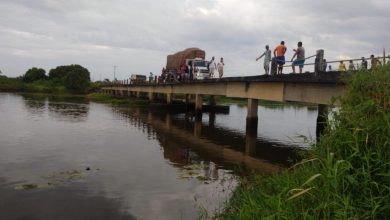 Photo of Idosa e criança morrem após carro cair de ponte no sul da Bahia