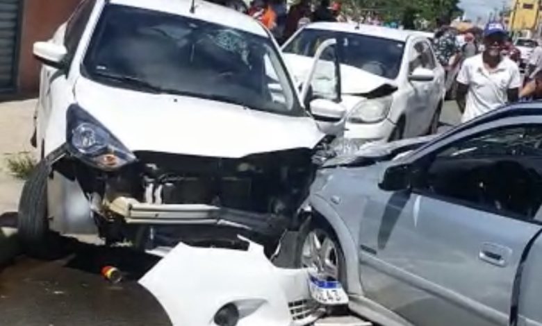 Photo of Vários veículos se envolvem em acidente no bairro Patagônia; confira o vídeo
