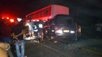 Photo of Acidente entre van e ônibus deixa quatro mortos em Belo Campo