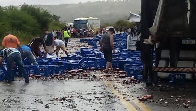 Photo of Caminhão com carga de cerveja se envolve em acidente com duas carretas na BR-116 em Milagres