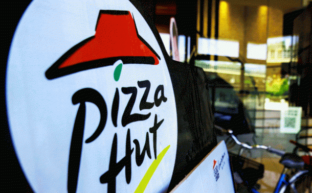 Photo of Dona da Pizza Hut demite 30% dos funcionários