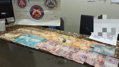 Photo of Conquista: Polícia encontra drogas em quintal de casa e mais de R$ 2.500 em descarga sanitária