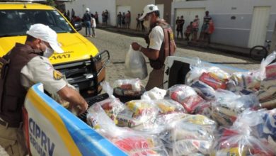 Photo of Polícia Rodoviária Estadual entrega alimentos para famílias de Brumado
