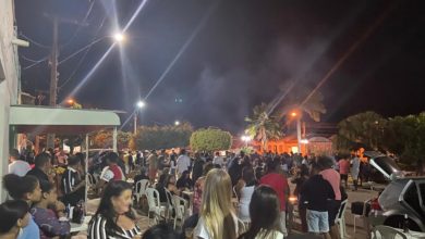 Photo of Cidade da Chapada tem aglomeração em praça durante festa e polícia fecha bares