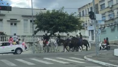 Photo of Vídeo: Moradores de Jequié ignoram isolamento e participam de cavalgada; assista