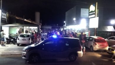 Photo of Polícia acaba aglomeração com 200 pessoas em posto de combustível em Conquista