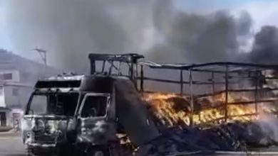 Photo of Atualização: Duas carretas pegam fogo após acidente na BR-116; veja o vídeo
