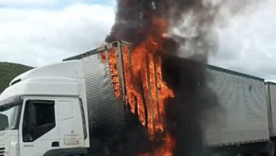 Photo of Região: Caminhão pega fogo na BR-116 e pista fica interditada por 40km