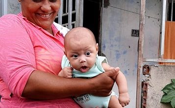 Photo of Bebê se engasga com leite e é salva por policiais no sul do estado