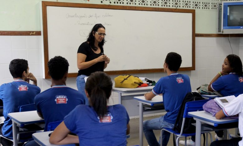 Photo of Governo prorroga decreto que proíbe shows e aulas na Bahia