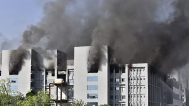 Photo of Cinco pessoas morrem em incêndio no prédio do instituto fabricante de vacinas contra Covid-19 na Índia