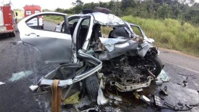 Photo of Duas pessoas morrem após acidente entre carro e caminhão-tanque na Bahia