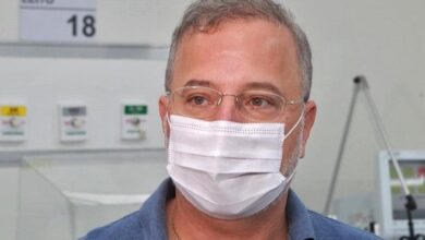 Photo of Secretário de saúde da Bahia deixa a UTI, mas segue no Hospital Aliança