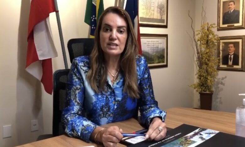 Photo of Conquista: Prefeita Sheila Lemos confirma reabertura do comércio nesta quarta, mas toque de recolher continua; assista
