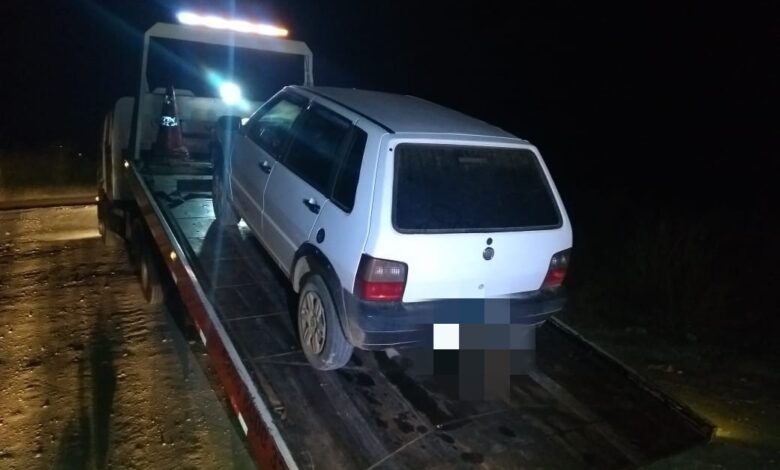 Photo of Polícia recupera carro usado em fuga de assalto em Conquista; família foi trancada no banheiro durante ação dos bandidos