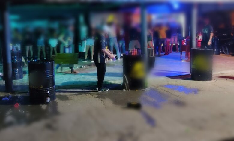 Photo of Polícia acaba com aglomeração em frente a bar e uma pessoa é presa por desobediência em Conquista