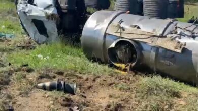 Photo of Região: Mais um caminhoneiro morre após carreta carregada com produto químico capotar na BR-116; veja o vídeo