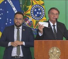 Photo of Bolsonaro quer desobrigar máscara para vacinados e quem já teve Covid-19