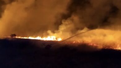 Photo of Vídeo: Incêndio atinge área do antigo aeroporto de Conquista; fogo foi controlado depois de mais de 2 horas