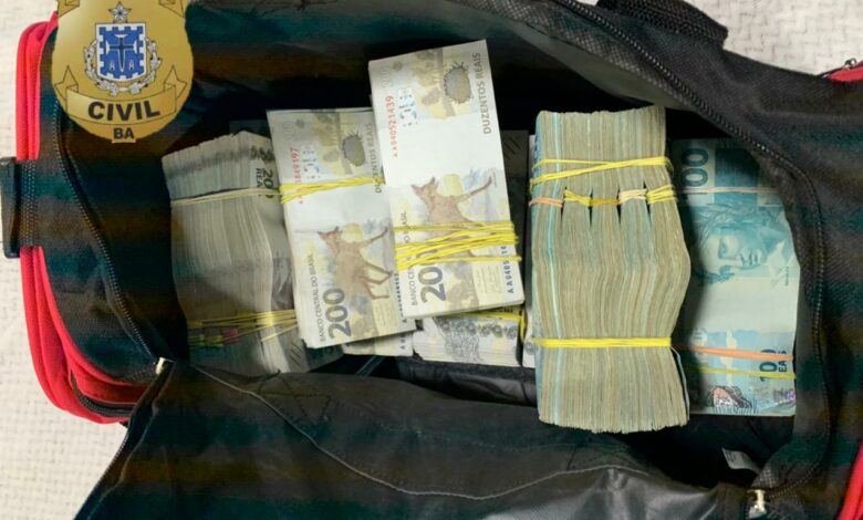 Photo of Conquista: Polícia Civil apreende R$ 670 mil em fazenda de irmão de prefeito; gestor é investigado por envolvimento com o tráfico de drogas
