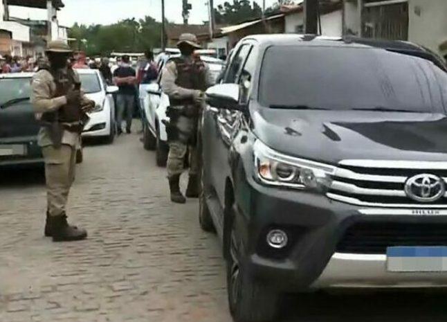 Photo of Bahia: Polícia interrompe festa de São João promovida por prefeitura e prefeito é detido por desacato
