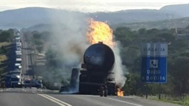 Photo of Próximo a Jequié: BR-116 fica totalmente interditada após caminhão-tanque carregado com etanol pegar fogo