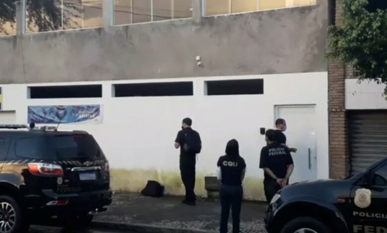 Photo of PF cumpre mandados em casa de prefeito na Bahia e apura compra de respiradores