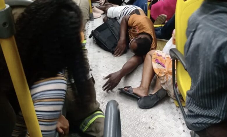 Photo of Passageiro reage a assalto a ônibus na Bahia e mata assaltante; cinco pessoas foram baleadas