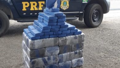 Photo of Vídeo: Homem é preso com 225kg de cloridrato de cocaína em carroceria de caminhonete em Jaguaquara; assista