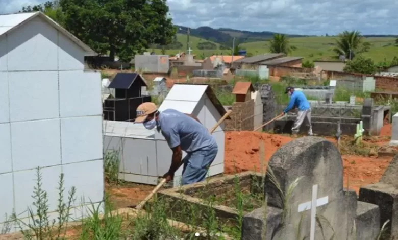 Photo of Homem é morto a tiros dentro de cemitério no sul da Bahia