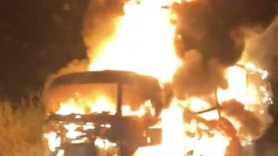 Photo of Vídeo: Carreta pega fogo na BR-116 na Serra do Mutum e deixa rodovia totalmente interditada; assista
