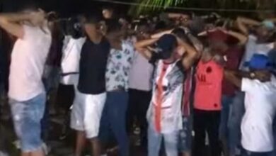 Photo of Polícia encerra grande festa regada a drogas e com 500 pessoas no sul da Bahia; participantes arremessaram objetos nas viaturas
