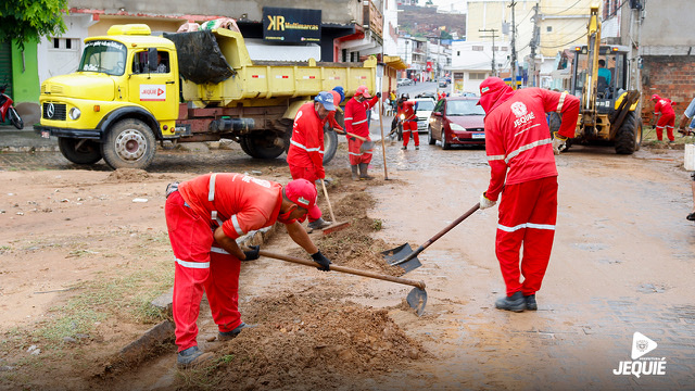 Photo of Prefeitura de Jequié mobiliza equipes de trabalho para recuperação de áreas atingidas pelas chuvas