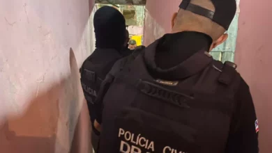 Photo of Suspeitos de roubos a bancos morrem em confronto com a polícia na Bahia; policial foi baleado