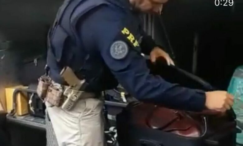 Photo of Vídeo: Jovem de 21 anos é presa com drogas dentro de mala em ônibus em Conquista