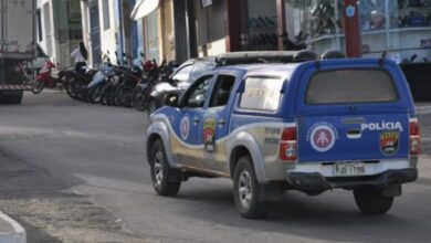 Photo of Próximo a Conquista: Homens são presos após tentarem assaltar policial militar com arma de brinquedo
