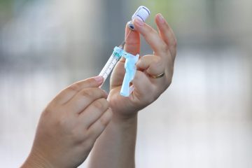 Photo of Vacinação sexta-feira em Conquista: 1ª, 2ª e 3ª doses estarão disponíveis nas unidades de saúde