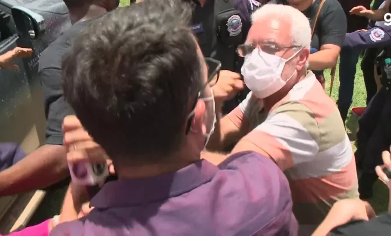 Photo of Equipe da TV Bahia é agredida por seguranças e apoiadores de Bolsonaro no Extremo sul da Bahia