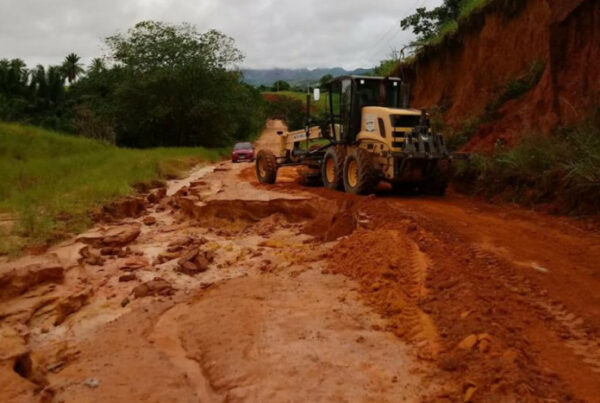 Photo of Governo do Estado recupera estradas no extremo sul; veja outras ações na região