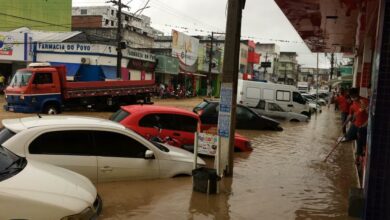 Photo of Vídeo: Forte chuva deixa ruas alagadas em Jaguaquara nesta sexta