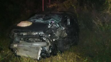 Photo of Casal morre após carros baterem de frente em ultrapassagem no sul da Bahia
