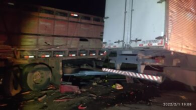 Photo of Acidente entre dois caminhões na Serra do Marçal deixa motorista ferido; vítima foi identificada
