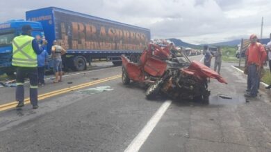 Photo of Ex-vereador morre após grave acidente entre carro e duas carretas na BR-116