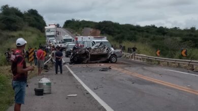 Photo of Próximo a Conquista: Uma pessoa morre e duas ficam feridas após grave acidente entre quatro veículos na BR-116
