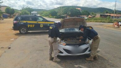 Photo of Região: Carro roubado é recuperado no Trevo do ‘Pancadão’