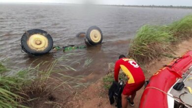Photo of Operário morre afogado após trator cair em barragem na Bahia