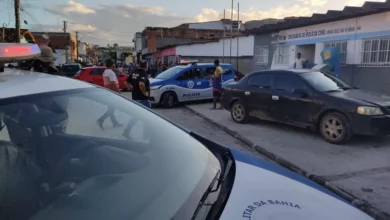 Photo of Vice-diretor de colégio é morto a facadas após ter casa invadida na Bahia; corpo da vítima foi escondido dentro de guarda-roupa