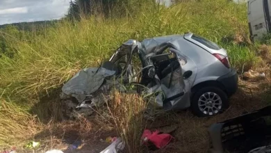 Photo of Bahia: Quatro pessoas da mesma família morrem em acidente entre carro e van na BR-101